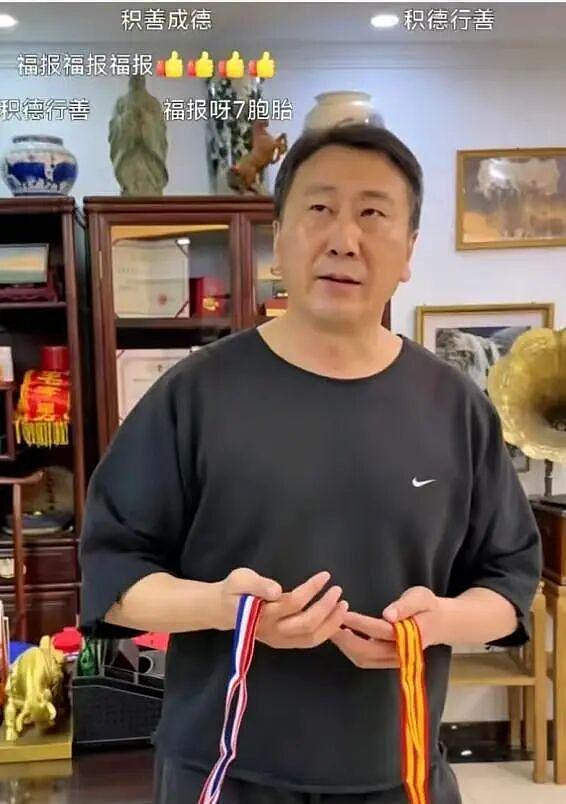 48岁喜得七胞胎,全职奶爸一拖七走红,身份远不止矿业老板 - 6