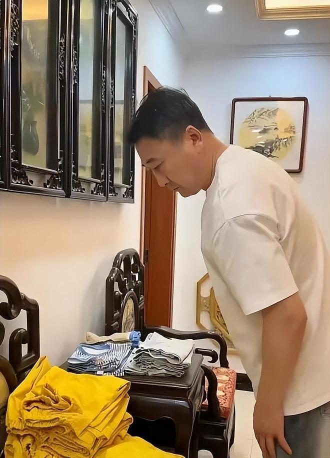 48岁喜得七胞胎,全职奶爸一拖七走红,身份远不止矿业老板 - 8