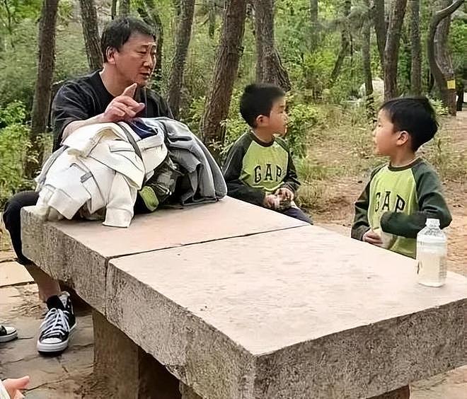 48岁喜得七胞胎,全职奶爸一拖七走红,身份远不止矿业老板 - 13