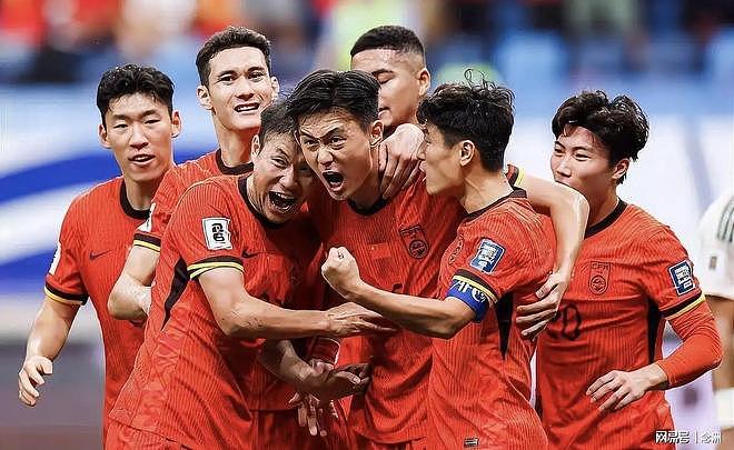 中国14亿人挑不出11个会踢球的？董路：印度挑不出1个会跳水的（组图） - 3