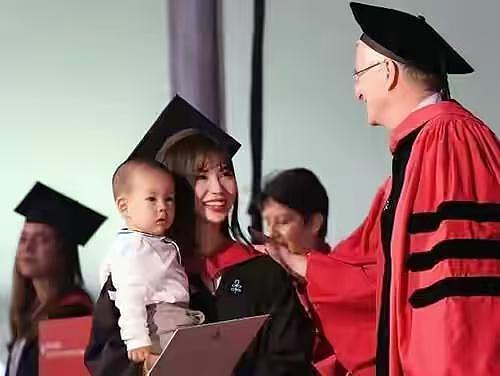 叛逆女学霸鲁林希17岁拒保送清华,大二在美国未婚生子,后来怎样 - 11