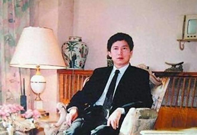 第一软饭男李春平:伺候美国老太10年,继承数亿财产,后来如何? - 1
