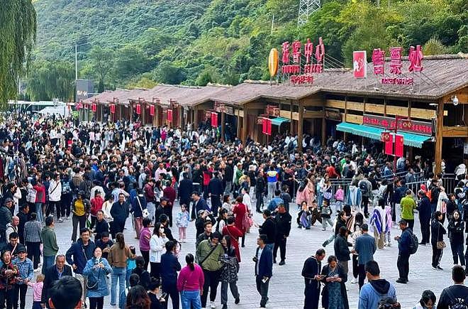 比涨价更致命的是,中国景区千篇一律的“无聊”,正在逼走年轻人 - 12