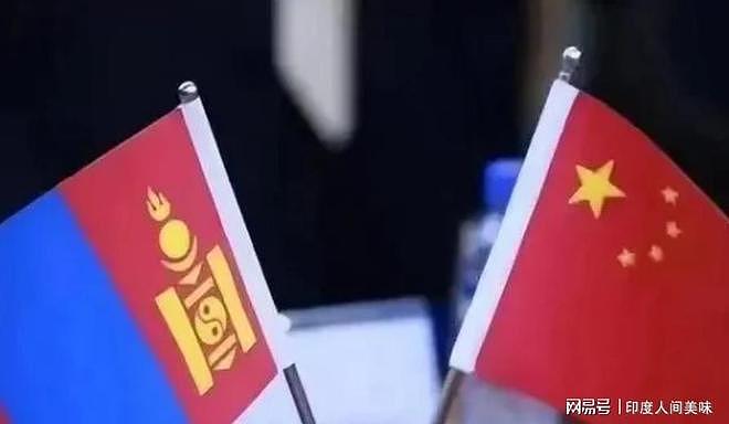 王毅成大明星了?访问蒙古途中,蒙古人民惊叹:中国的外长太帅了(组图) - 7