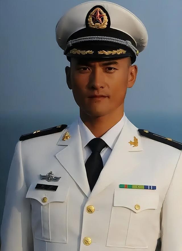 哭穷风波3个月,40岁何洁近况曝光,脸黄眼袋大,被曝已在加州买房(组图) - 4