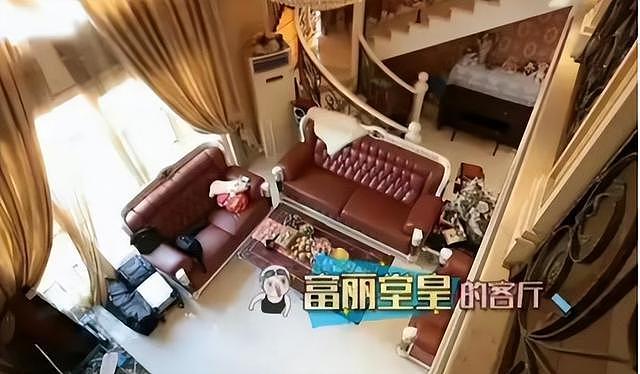哭穷风波3个月,40岁何洁近况曝光,脸黄眼袋大,被曝已在加州买房(组图) - 17