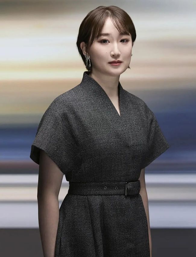 华人女子财富暴涨3亿！坐稳女首富，聘新西兰前总理（组图） - 1