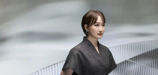 华人女子财富暴涨3亿！坐稳女首富，聘新西兰前总理（组图） - 11