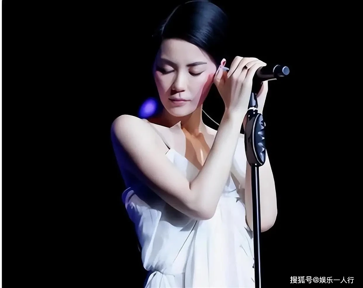 张艺谋都请不动王菲,孙浩凭什么一通电话解决?(组图) - 16