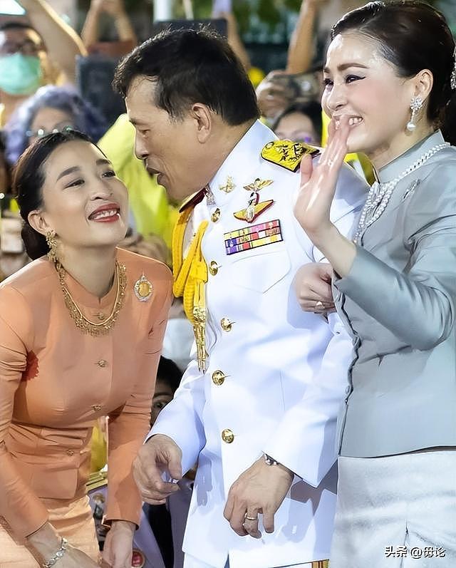 泰国长公主离世,死因曝光太心疼,73岁泰王长跪灵前不起,哭肿双眼(组图) - 3