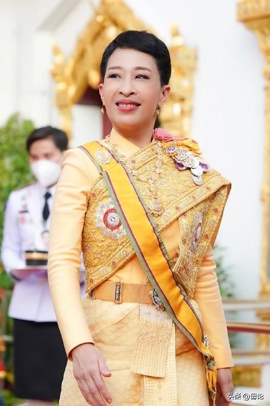 泰国长公主离世,死因曝光太心疼,73岁泰王长跪灵前不起,哭肿双眼(组图) - 10