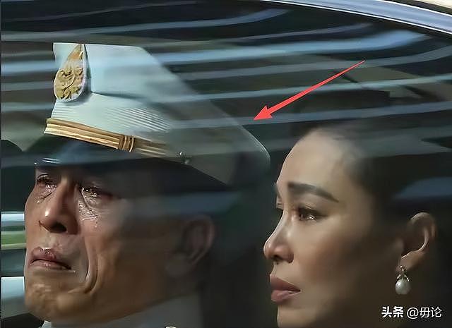 泰国长公主离世,死因曝光太心疼,73岁泰王长跪灵前不起,哭肿双眼(组图) - 12