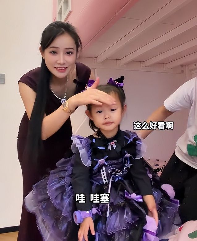 知名网红“表妹李KK”破产!未婚生女后掉粉上百万,转行去卖小吃 - 9