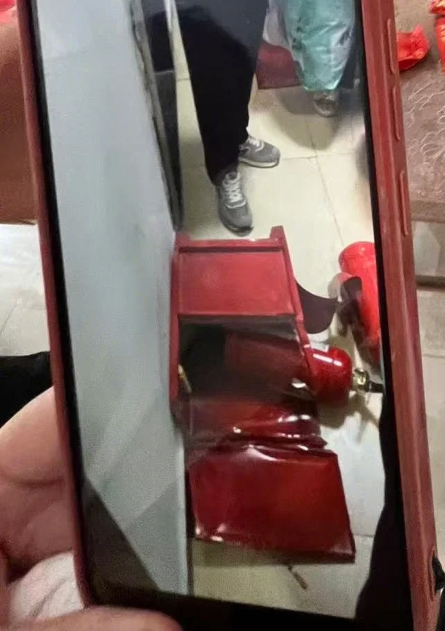保安违规开门,被困电梯女子逃生时坠亡...(组图) - 2