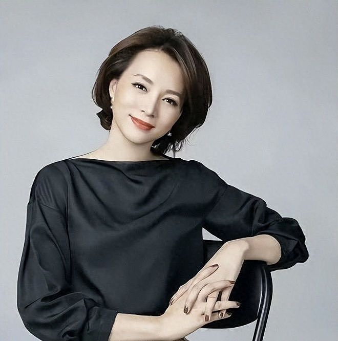 金子终会发光?为丈夫回归家庭的董卿近况曝光,父亲坦言如今处境(组图) - 1