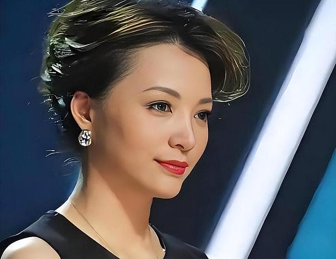 金子终会发光?为丈夫回归家庭的董卿近况曝光,父亲坦言如今处境(组图) - 9