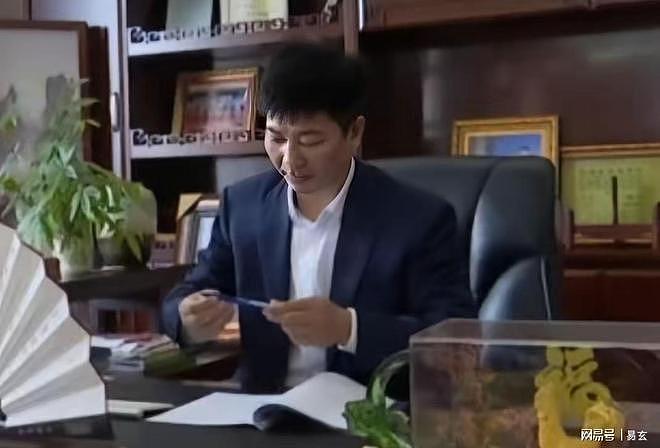囚禁2000同胞敛财10亿,假面侨领,柬埔寨安徽商会长刘忍电诈黑幕 - 3