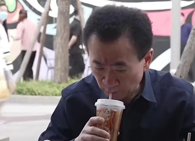 曾经坐拥2600亿!如今身家蒸发95%,首富跌落背后藏连环资本赌局 - 10