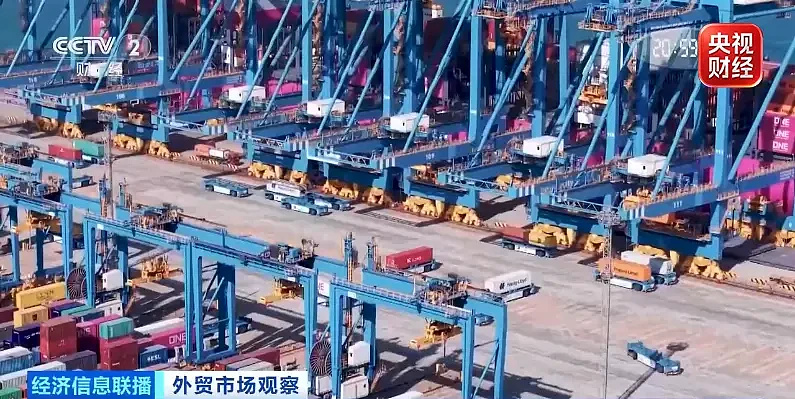 “抢”舱位!“抢”空箱!中美航线全面爆舱(组图) - 1