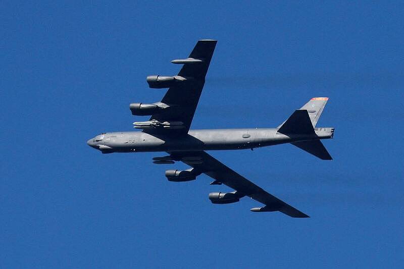 B-52轰炸机坠机航迹公开，起飞后急转弯失控坠地！（组图） - 1