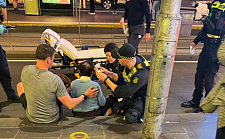“我要进监狱了，我不在乎！”澳洲华男市中心无端被打，陌生西男专挑亚裔袭击，老妇被打晕（组图）