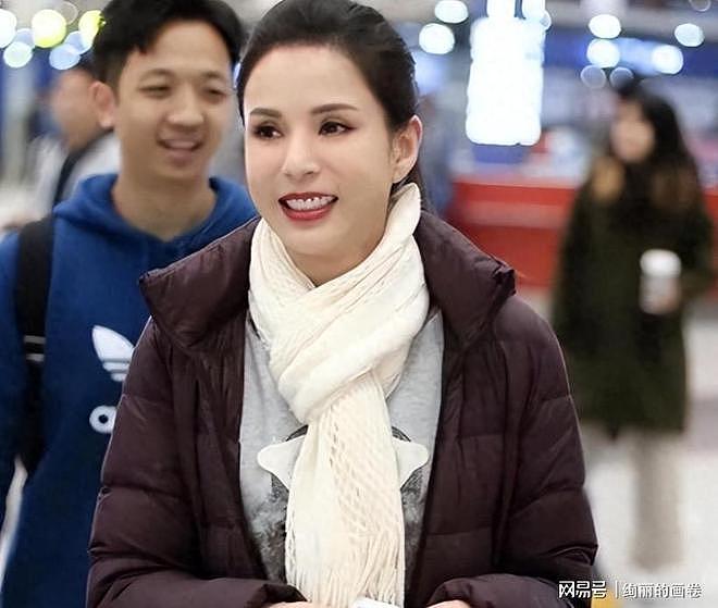 60岁女子被白睡十年倒贴巨资，不婚不育下场凄凉 - 2