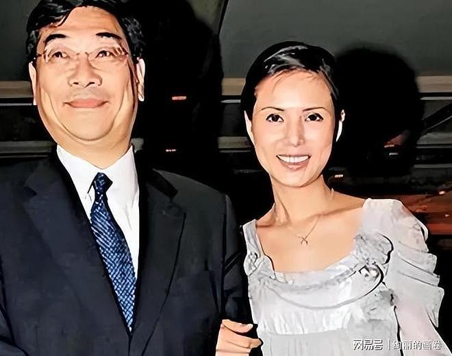 60岁女子被白睡十年倒贴巨资，不婚不育下场凄凉 - 9