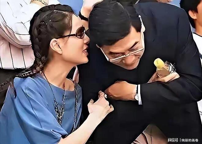 60岁女子被白睡十年倒贴巨资，不婚不育下场凄凉 - 13