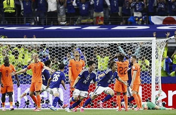 亚洲9队世界杯不败,日本球迷表态,还好没让中国国足来 - 2