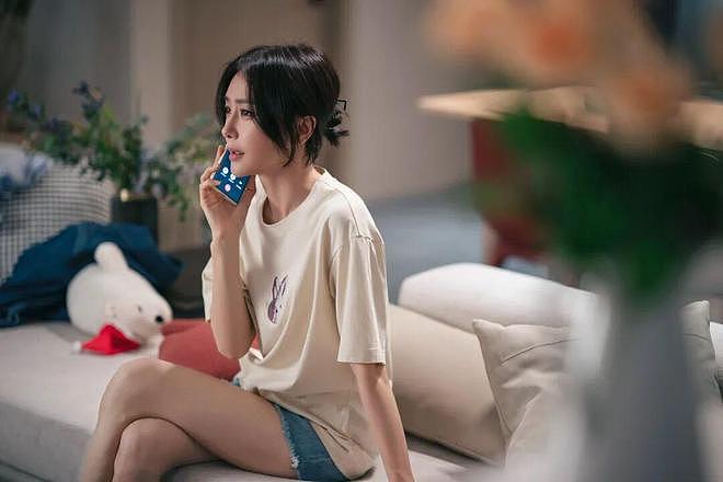 秦岚47岁喊话催生族:“我的子宫用不用,关你什么事?” - 1