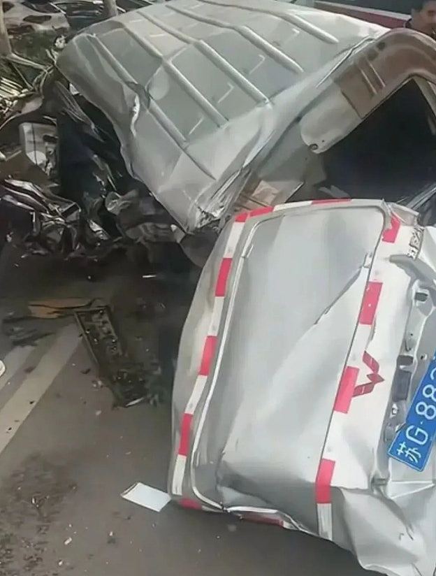 23岁女子涉醉驾连环撞!江苏6旬清洁工夫妻被撞飞,不幸死亡(组图) - 3