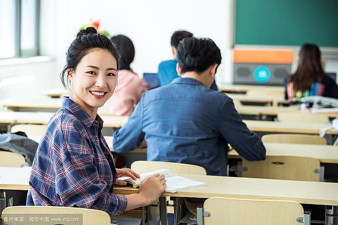 大学生彻底破防:刚考上的大学变成了衡水,大学高中化正席卷中国(组图) - 17