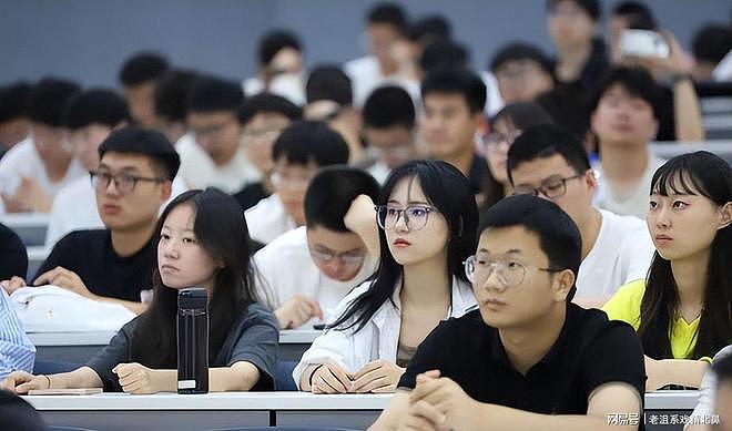 大学生的天塌了：考上的大学竟然变成了衡水，大学高中化席卷全国（组图） - 17