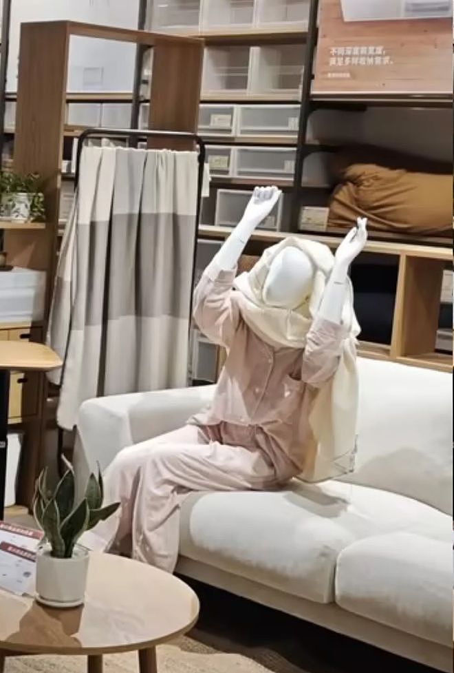 无印良品模特集体发疯，全网玩梗笑不活了（组图） - 22