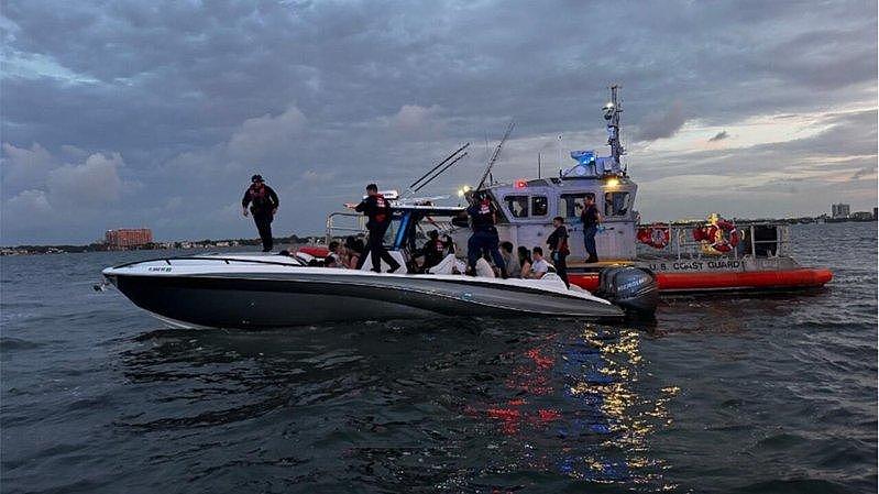 载25中国人偷渡船拒停,佛州海岸警卫队开火拦截(图) - 1