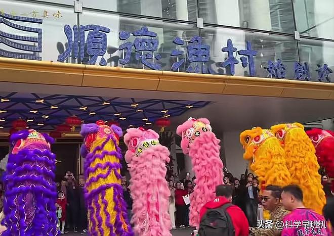 宝妈带娃避雨被保安撵：本地人爆料，不是第一次，商家生意恐要黄（组图） - 13