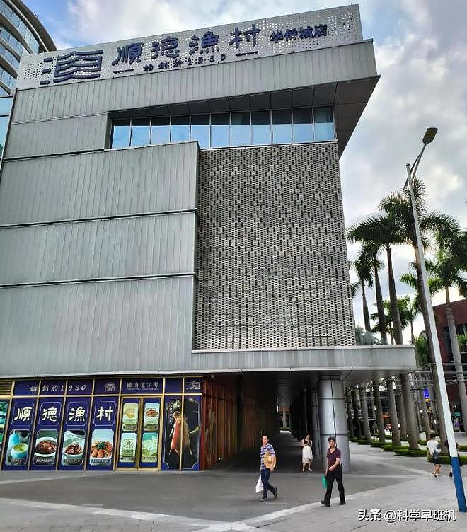 宝妈带娃避雨被保安撵：本地人爆料，不是第一次，商家生意恐要黄（组图） - 16