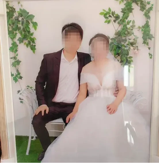 女子外出彻夜未归，次日被发现死在情夫车里（组图） - 1