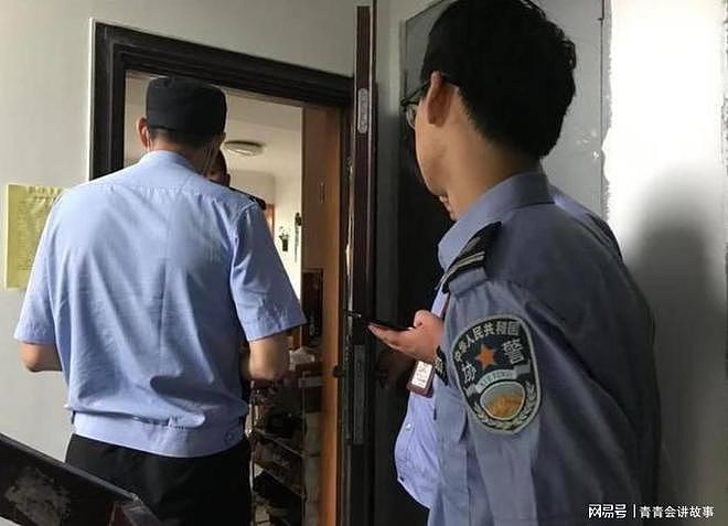 女子半月逛30次超市买大量桶装水,店长决定报警,警方破门后震惊(组图) - 5