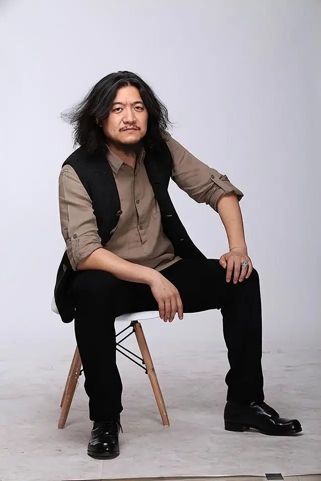 周冬雨全程念稿,导演竟说“没要求背词”?这澄清比不背词更离谱(组图) - 3