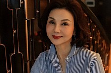 香港母子给美国名校捐30亿！家族在中国年收租百亿？（组图）
