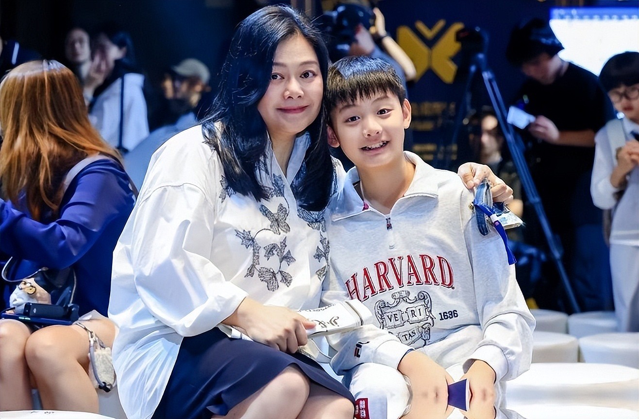 香港母子给美国名校捐30亿!家族在中国年收租百亿?(组图) - 6