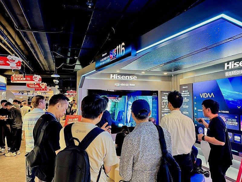 京东MALL首间香港实体店开幕，首小时客流量破万 - 1
