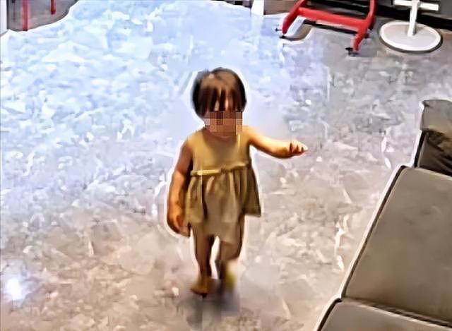 大型宠物犬趁主人刚走,张嘴就咬小孩,监控曝光,主人:绝不弃养 - 22