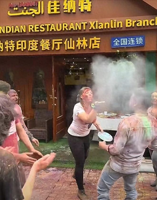 印度人南京街头制造闹剧,多国收紧签证,南京:规则面前不姑息!(组图) - 9