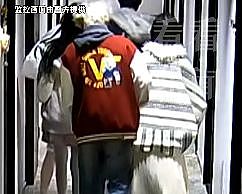 上班穿着超40斤的裤子！男子怪异着装引发老板怀疑，报警一查所有人都惊呆了...（组图） - 7