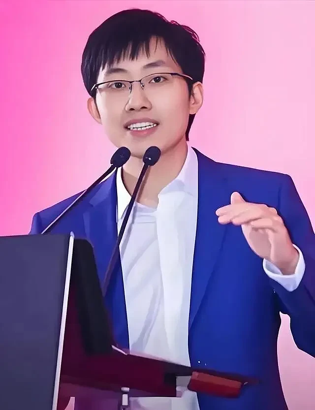 DeepSeek融资510亿估值4000亿：梁文锋为何选腾讯？（组图） - 5