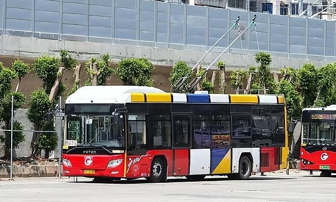 客流暴跌59%，一年亏损2000亿！昔日城市出行主力正“断臂求生” - 3