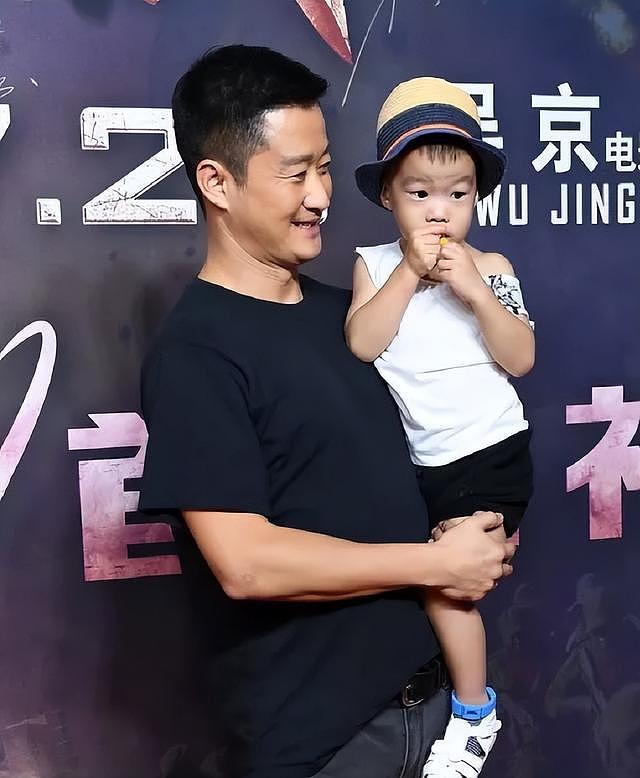 吴京大儿子叫吴所谓,以为够随便了,听到他二儿子名字彻底服了(组图) - 7