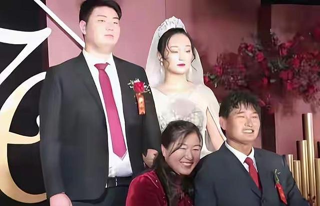 陈亚男苦苦维持的体面,被大衣哥一语戳破,原来我们都被骗了? - 4